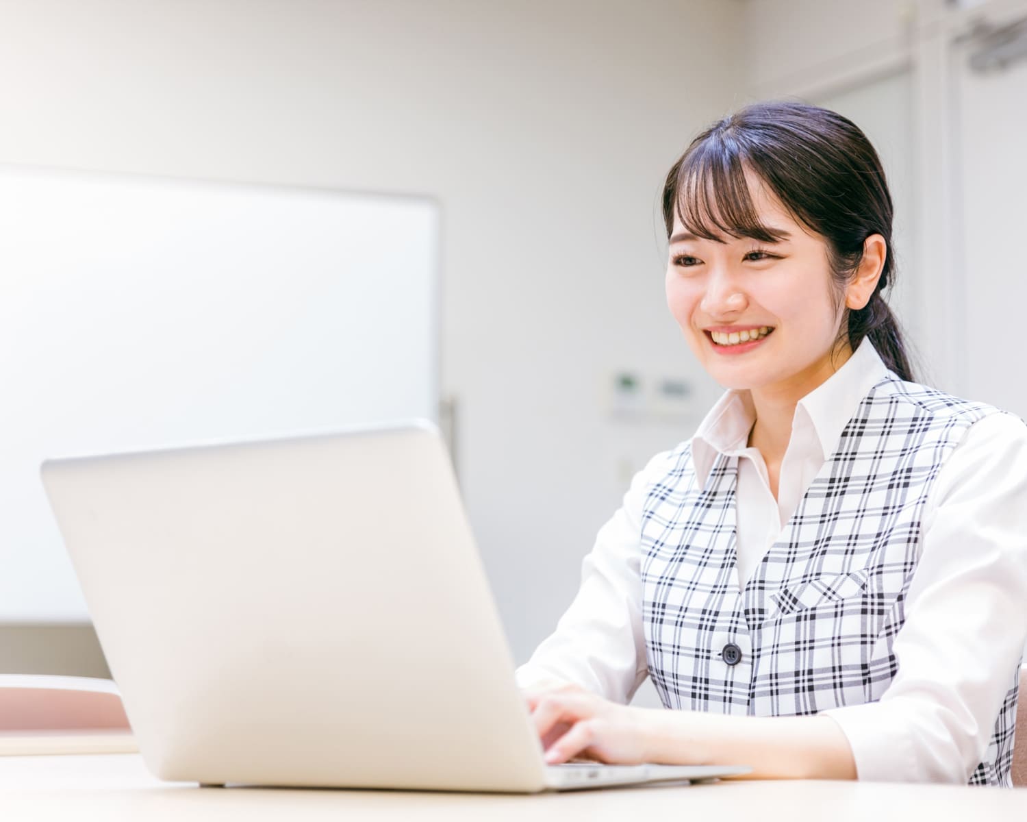 電話応対・来客対応・簡単なデータ入力など｜事務員の求人｜設備工事｜給排水・空調・配管｜加藤テック株式会社